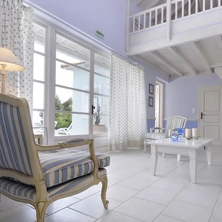 Anemolia With Private Pools Near The Beautiful Beaches Of Alonissos *