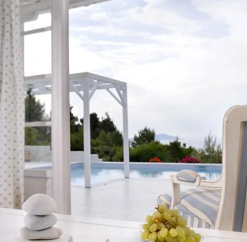 Villa Anemolia With Private Pools Near The Beautiful Beaches Of Alonissos Isomata
