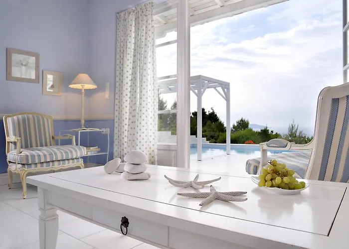 Villa Anemolia With Private Pools Near The Beautiful Beaches Of Alonissos