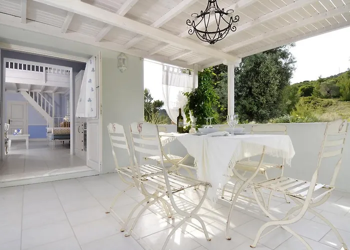 Villa Anemolia With Private Pools Near The Beautiful Beaches Of Alonissos *