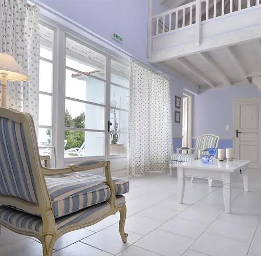 Anemolia With Private Pools Near The Beautiful Beaches Of Alonissos *