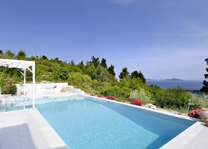 Anemolia With Private Pools Near The Beautiful Beaches Of Alonissos
