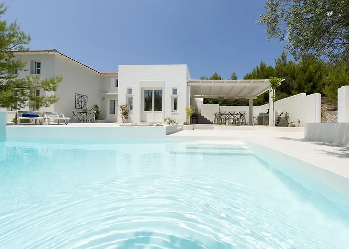 Anemolia With Private Pools Near The Beautiful Beaches Of Alonissos