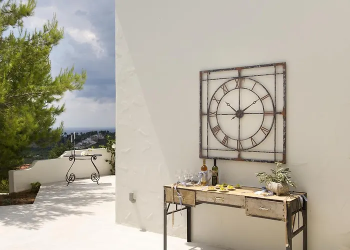 Villa Anemolia With Private Pools Near The Beautiful Beaches Of Alonissos