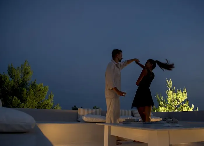 Villa Anemolia With Private Pools Near The Beautiful Beaches Of Alonissos *