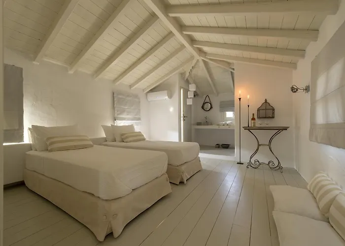 Anemolia With Private Pools Near The Beautiful Beaches Of Alonissos *