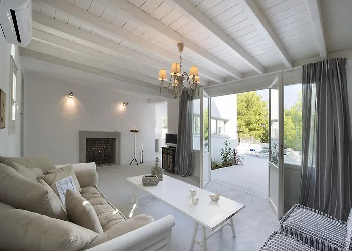 Villa Anemolia With Private Pools Near The Beautiful Beaches Of Alonissos *